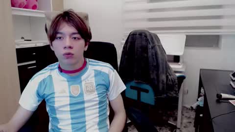 Snapshot of littlezhalem chatting on 02-17-26, 06:43 littlezhalem online show from 02-17-26, 06:43