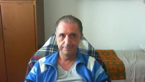 liuk53 online show from 05-17-26, 12:23