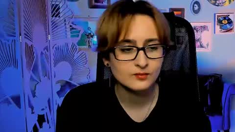 LixeLuna online show from 05-12-26, 06:32