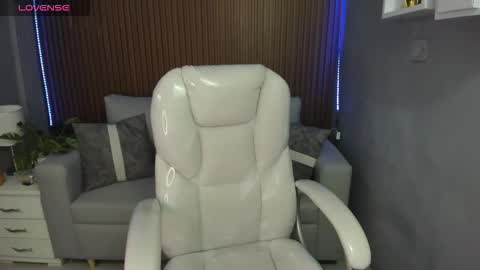 Snapshot of liz_bohemia chatting on 11-08-25, 02:56 LIZ online show from 11-08-25, 02:56