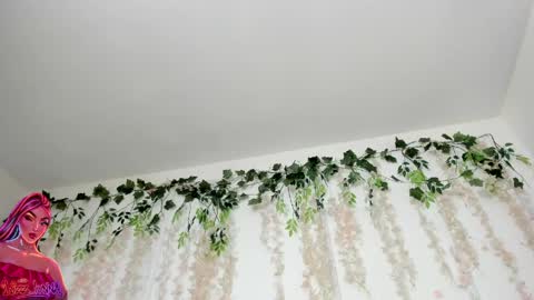 Liz Luna online show from 05-19-26, 07:37