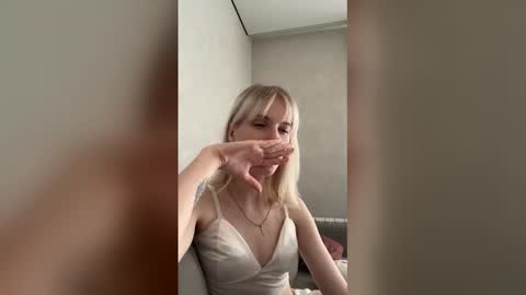 Lizzy online show from 08-01-26, 07:07