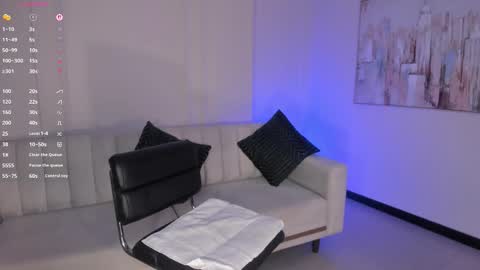 Snapshot of lizzhamilton_ chatting on 03-11-26, 08:59 Lizzi online show from 03-11-26, 08:59