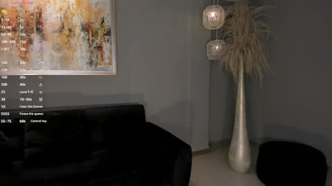 Snapshot of lizzhamilton_ chatting on 04-14-26, 07:09 Lizzi online show from 04-14-26, 07:09