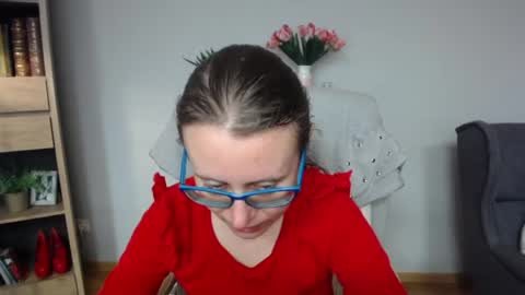 Lizzy online show from 05-18-26, 04:18
