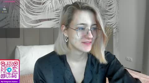 lizzysin online show from 05-25-26, 01:55