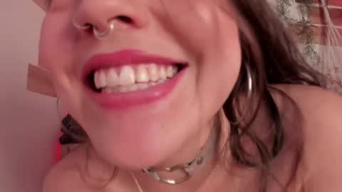 Llanna online show from 04-17-26, 07:28