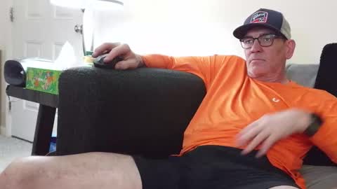 Snapshot of lngdickdaddy chatting on 03-23-26, 01:09 LongDick Daddy online show from 03-23-26, 01:09