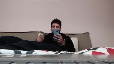 Snapshot of lnnc5 chatting on 12-01-25, 01:05 lnnc5 online show from 12-01-25, 01:05