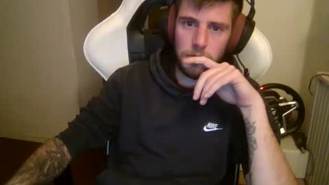 lobo online show from 11-29-25, 03:20