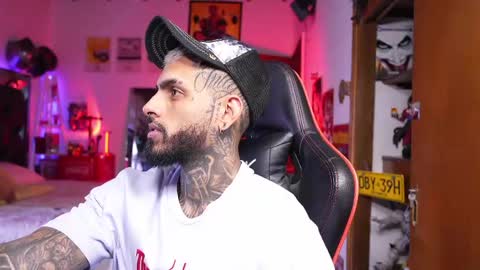 logan_hugh8 online show from 04-04-26, 06:16