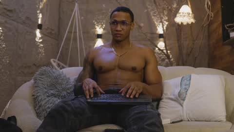 logan_varela online show from 03-27-26, 09:03