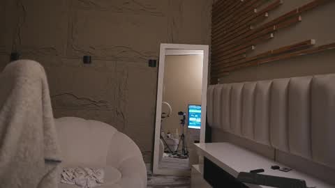 logan_varela online show from 04-01-26, 01:01