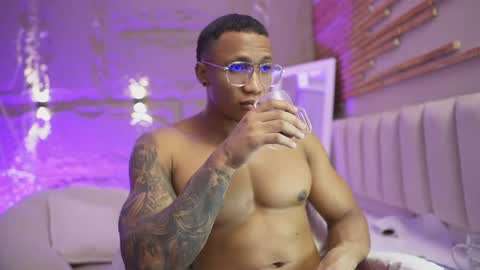 logan_varela online show from 05-25-26, 02:12