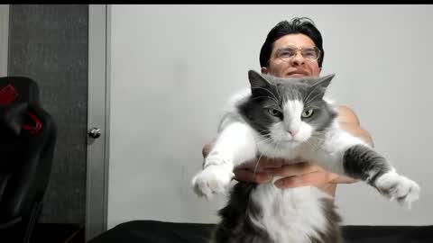 Snapshot of logannick chatting on 10-01-25, 07:47 Logan online show from 10-01-25, 07:47