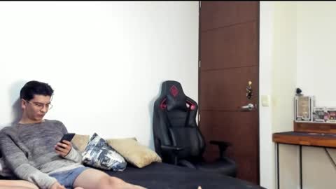 Snapshot of logannick chatting on 10-22-25, 07:52 Logan online show from 10-22-25, 07:52