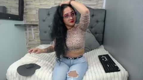  L O L A  online show from 07-17-26, 01:29