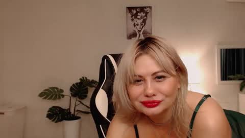  Lola  online show from 03-06-26, 06:43