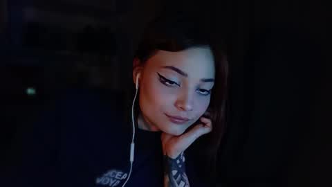 lola online show from 04-21-26, 02:23