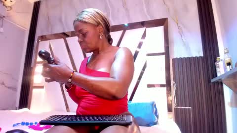 Lola online show from 05-16-26, 11:53