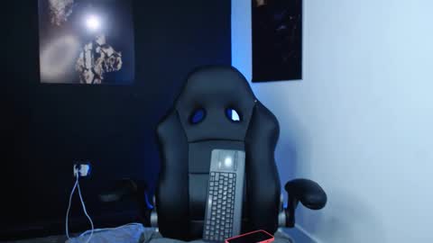 lola red online show from 12-20-25, 12:56