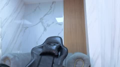 Snapshot of lola_roses_tf chatting on 05-16-26, 07:45 Lola online show from 05-16-26, 07:45