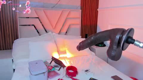 Lola Angel online show from 01-30-25, 08:21