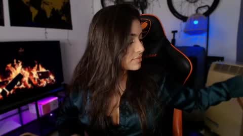lolaasmith_21 online show from 05-25-26, 08:37