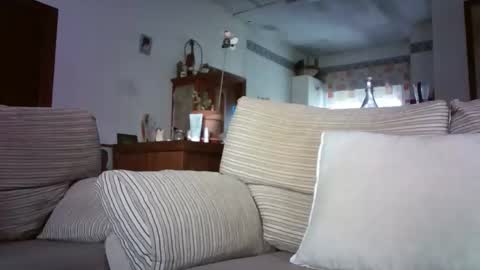 LOLA HUESO y ERIC online show from 12-22-25, 09:06