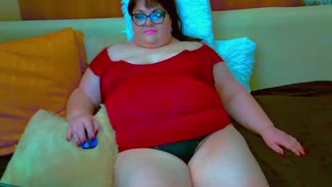 lolalove999 online show from 02-02-25, 04:32