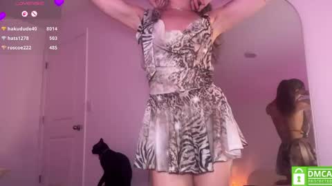 Snapshot of lolariv chatting on 05-15-26, 11:12 Lola 3 online show from 05-15-26, 11:12