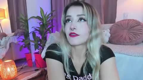Snapshot of lolly_js_ chatting on 07-12-26, 02:35 Lolly online show from 07-12-26, 02:35