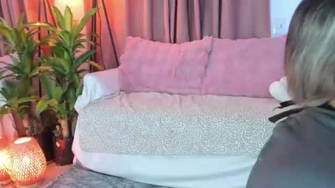 Lolly online show from 06-18-26, 04:46