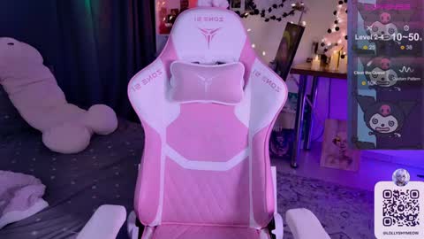 Lolly   online show from 12-21-24, 08:10