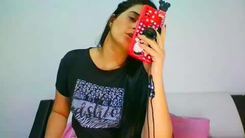 estehfania online show from 02-09-25, 01:22