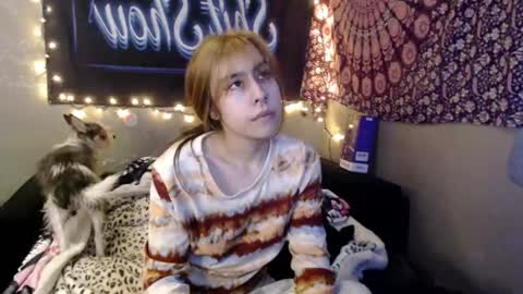 Snapshot of londonray chatting on 06-19-26, 12:48 londonray online show from 06-19-26, 12:48