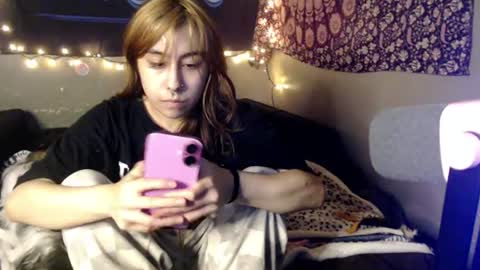 Snapshot of londonray chatting on 07-11-26, 10:44 londonray online show from 07-11-26, 10:44