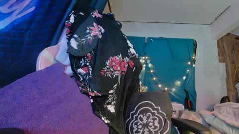 Londoncashmere69  online show from 12-12-24, 01:10