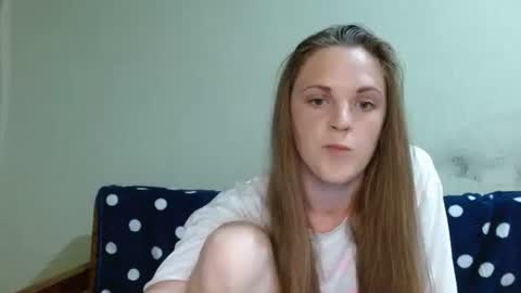 Lora online show from 06-16-26, 07:27