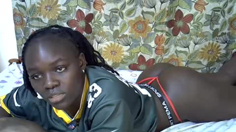 Snapshot of lora_amor chatting on 06-19-26, 12:48 lora_amor online show from 06-19-26, 12:48