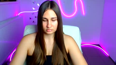 Snapshot of lora_kisses chatting on 07-17-26, 05:58 Lora online show from 07-17-26, 05:58