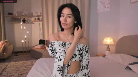 Lora control 2 min for every new Fan Club subscriber online show from 04-06-26, 08:59