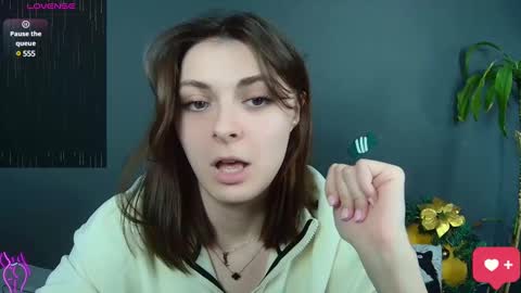 Lora online show from 01-11-25, 11:34