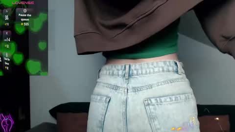 Lora online show from 02-28-25, 01:58