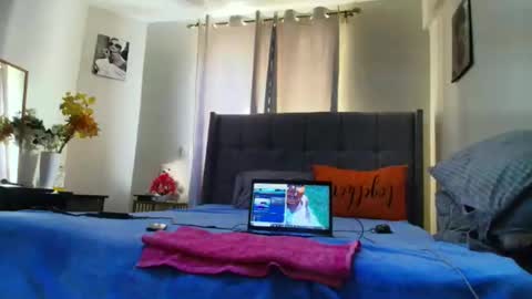 LORELAH online show from 11-30-25, 07:45