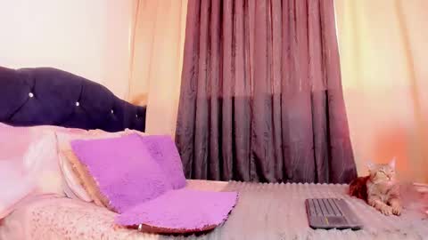 lesly lorena online show from 03-04-26, 08:59