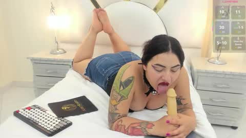 Lorena Gate online Colombia 230 pm to 930 pm online show from 11-29-25, 08:12