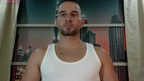  L O R E N Z O  Thumbs Up help  online show from 05-20-26, 05:41