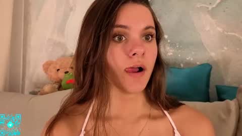 Snapshot of lorettadunnelli chatting on 07-19-26, 05:05 Chloe for Fan BlackHole online show from 07-19-26, 05:05