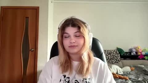Stasha online show from 06-19-26, 07:01